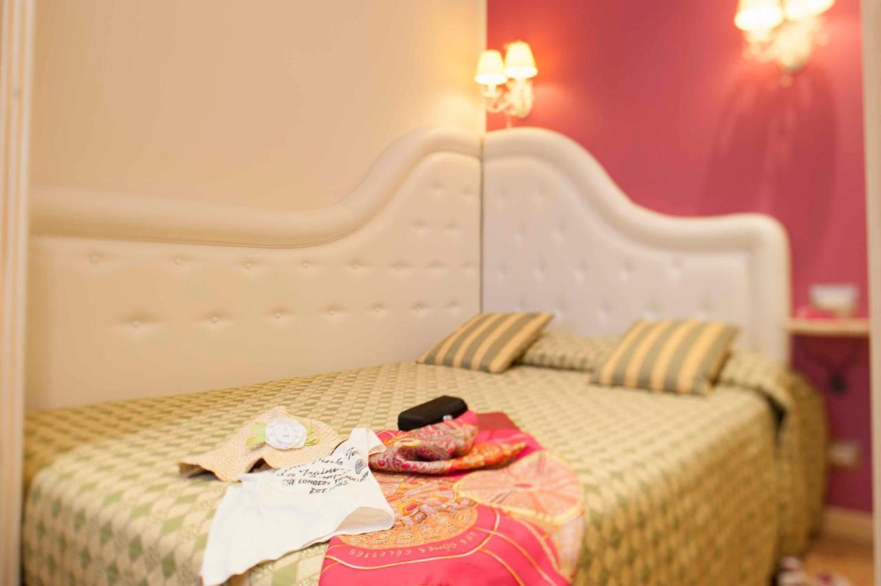 Hotel Astigiana & Appartamenti ヴァラッツェ エクステリア 写真