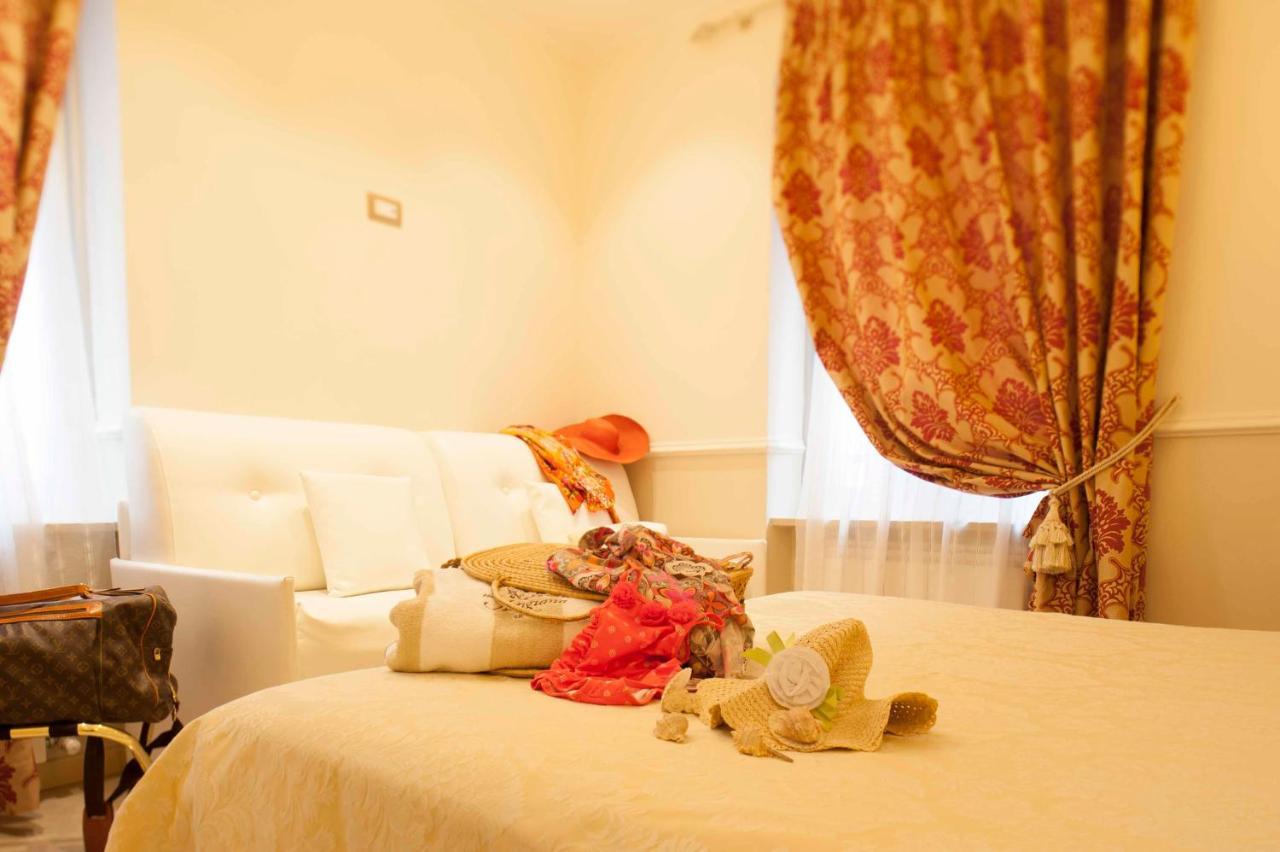 Hotel Astigiana & Appartamenti ヴァラッツェ 部屋 写真
