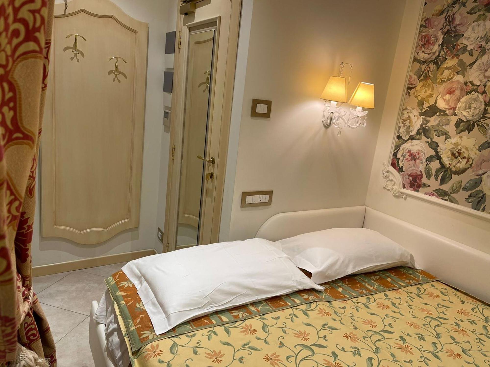 Hotel Astigiana & Appartamenti ヴァラッツェ エクステリア 写真