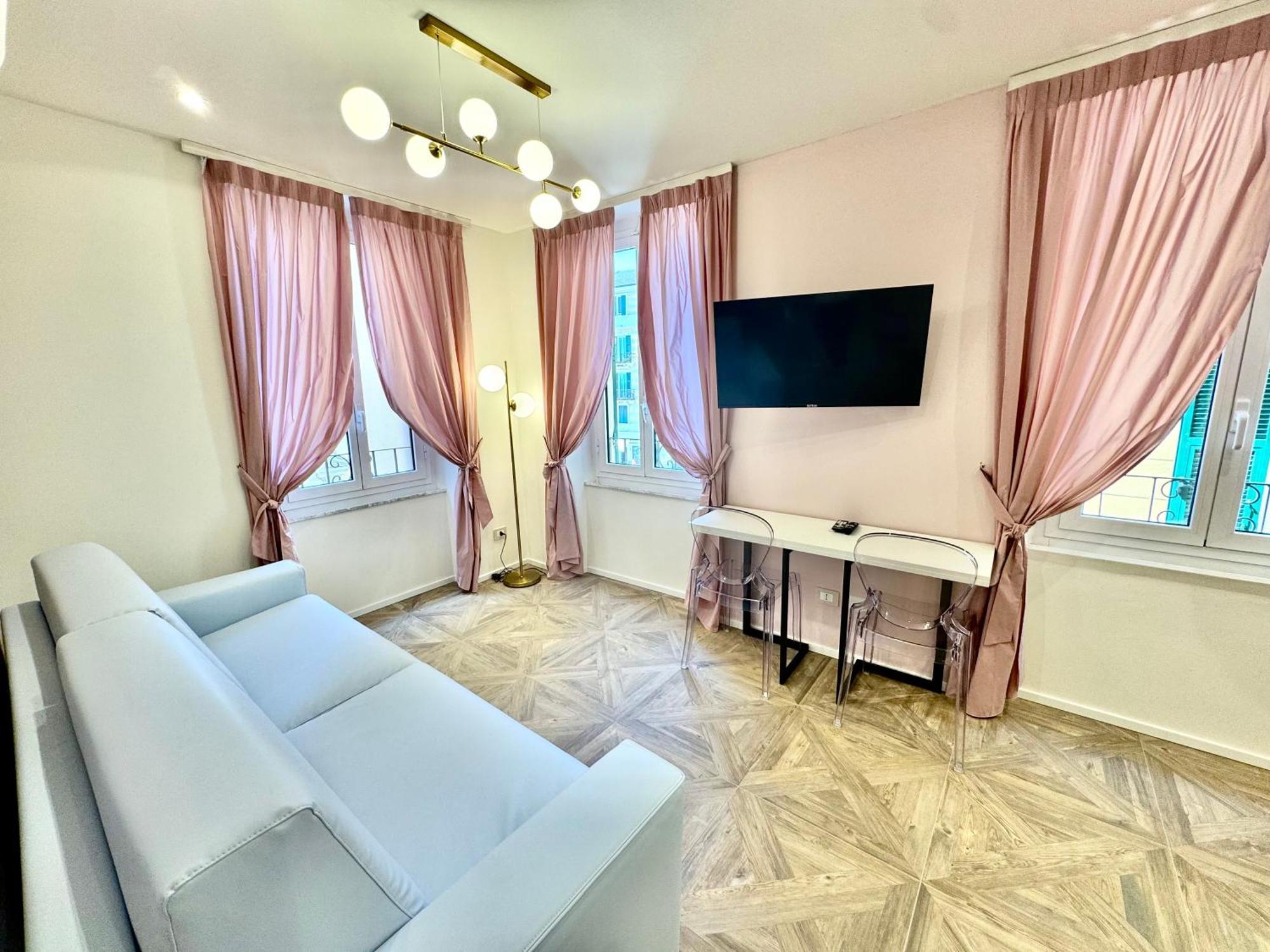 Hotel Astigiana & Appartamenti ヴァラッツェ エクステリア 写真