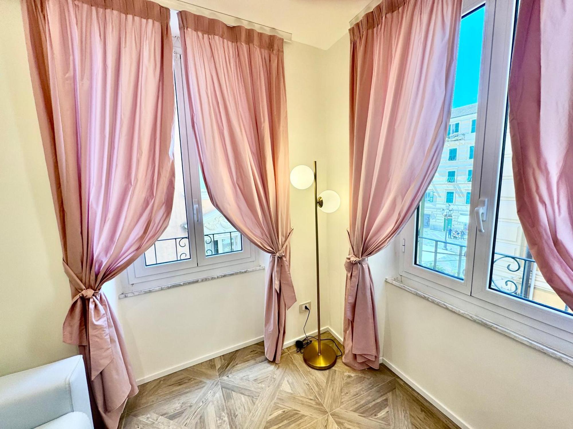 Hotel Astigiana & Appartamenti ヴァラッツェ エクステリア 写真