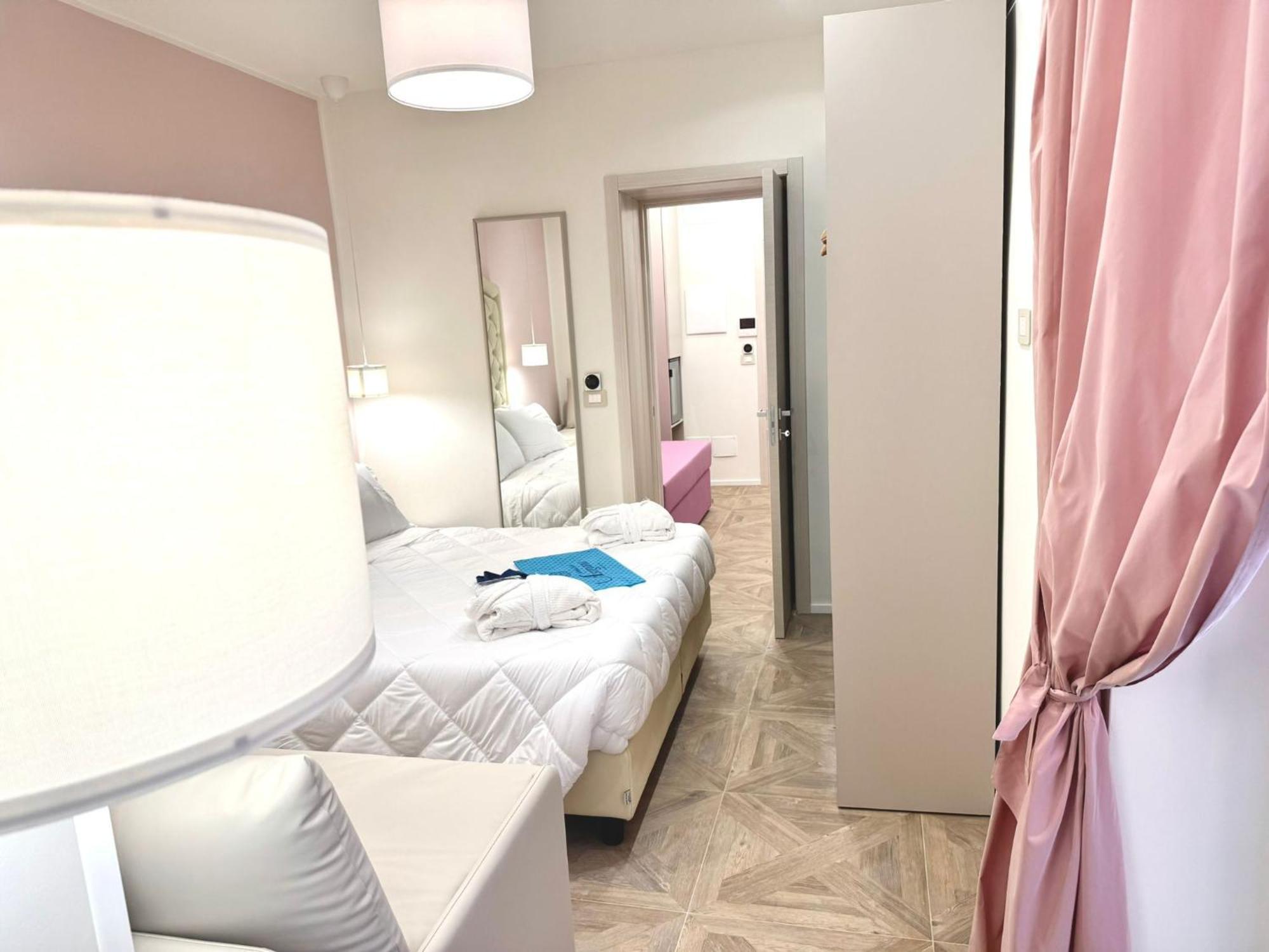 Hotel Astigiana & Appartamenti ヴァラッツェ エクステリア 写真