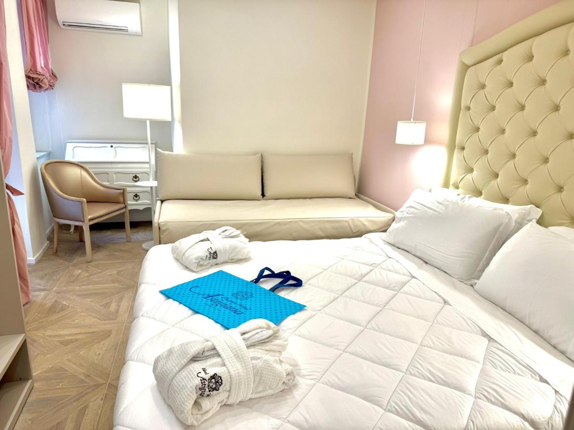 Hotel Astigiana & Appartamenti ヴァラッツェ エクステリア 写真