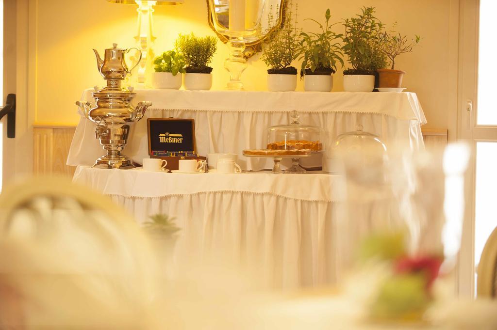 Hotel Astigiana & Appartamenti ヴァラッツェ エクステリア 写真
