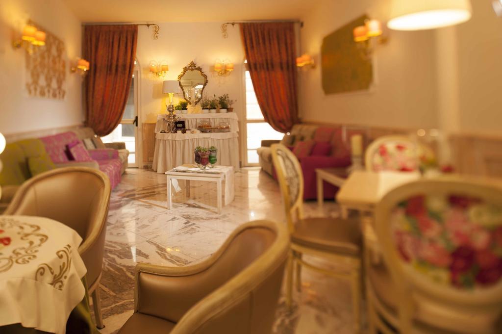Hotel Astigiana & Appartamenti ヴァラッツェ エクステリア 写真