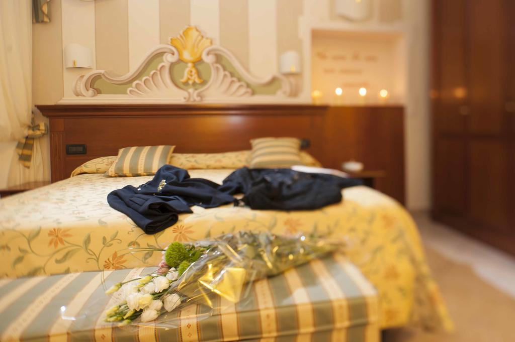 Hotel Astigiana & Appartamenti ヴァラッツェ エクステリア 写真
