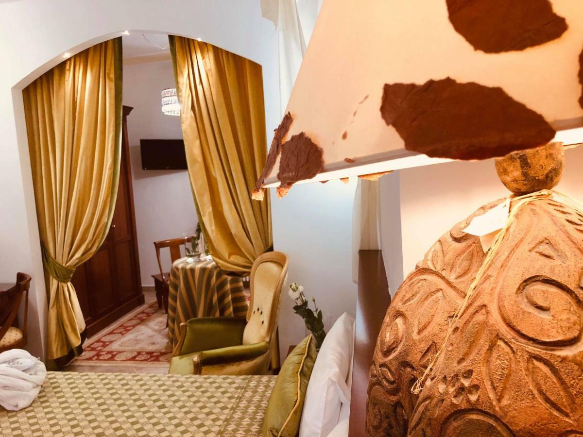 Hotel Astigiana & Appartamenti ヴァラッツェ エクステリア 写真